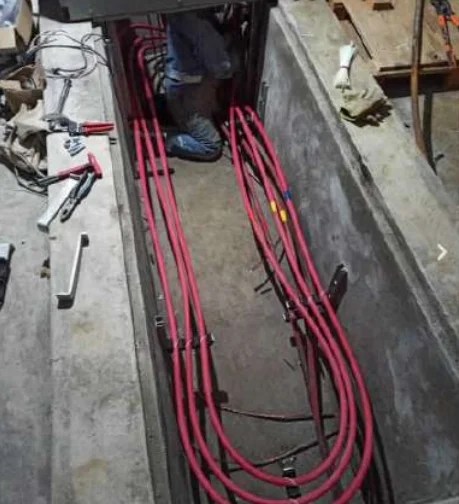 Instalación de cableado de potencia en registro subterráneo